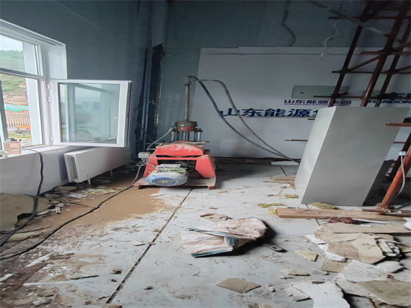 陇县地基基础下沉墙体裂缝加固注浆顶升施工